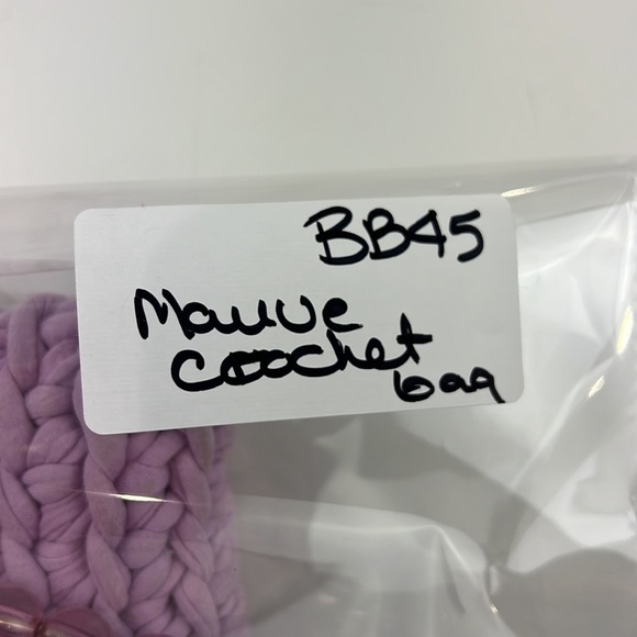 Mauve Crocheted handbag with Bead Handles - Picture 3 of 5